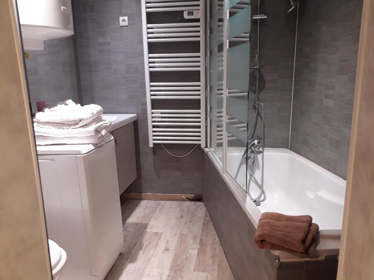 Gasthaus Chalet Type Studio De Charme Avec Jacuzzi Touet-de-l'Escarene Exterior foto